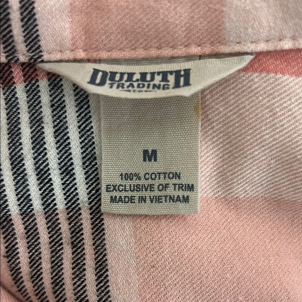 Duluth Trading Co.
Women’s Peach/salmon Plaid Shirt - Picture 6 of 7